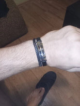 Load image into Gallery viewer, BRAZALETE DE CUERO
