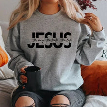 Cargar imagen en el visor de la galería, -SWEATSHIRT DE JESÚS UNISEX

