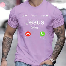 Cargar imagen en el visor de la galería, -CAMISETA JESÚS CALLING UNISEX
